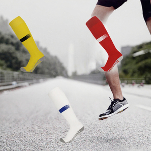 Chaussettes de football professionnelles rayées en tricot respirant, rembourrées, longues jusqu'au genou, en tissu éponge, pour enfants, jeunes et hommes, collection automne, vente en gros - Product Image 3