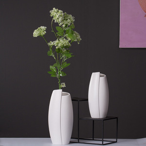 Nordic Creative Black Ceramic Vase With <b>Retro</b> Minimalist Style Hydroponic Function for Living Room Dried Fresh Flower Display - Product Image 4