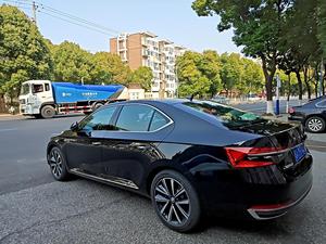 Voiture à essence 2025 Scoda Superb Skoda Superb haute configuration de taille moyenne 1.4T DSG 280 TSI prix d'usine Skoda Superb <span class=keywords><strong>Gasoil</strong></span> - Product Image 3