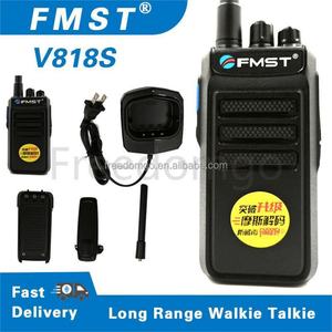 Émetteur-récepteur UHF FMST V818S 5W haute puissance, portée de 5 km, talkie-walkie avec autonomie de 12 heures, résistant à l'eau IPX-1 - Product Image 5