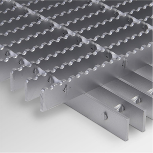 Grilles en aluminium légères et durables, <span class=keywords><strong>prix</strong></span> compétitifs, pour passerelles et marches d'escalier en aluminium, idéales pour les allées industrielles et les canaux de drainage. - Product Image 3