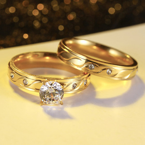 Nuovo Anello di Fidanzamento alla Moda in Acciaio Inossidabile Placcato Oro con Zirconi per Promessa di Matrimonio - Product Image 2