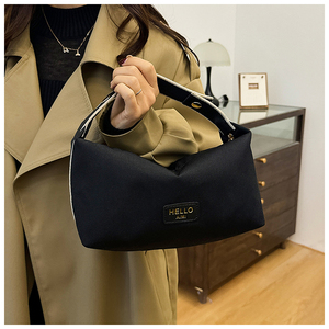 Sac de toilette portable en toile noire imprimée avec sangle, 12 pouces, en pur coton avec étiquette en PU cousue, logo de couture, sac à maquillage - Product Image 1