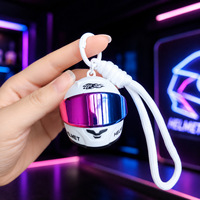 Porte-clés Casque Lumineux Personnalisé en Gros, Pendentif Portable Disponible, Porte-clés Casque Moto LED, Cadeaux Promotionnels Créatifs
