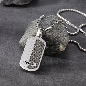 สร้อยคอจี้แฟชั่นทำจากสเตนเลสสตีลกันน้ำลายตะแกรงติดผนังแบบ Hip Hop - Product Image 3