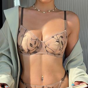 Ensemble de lingerie sexy ultra-fin et transparent avec broderie florale et effet push-up pour poitrines généreuses, style Europe et États-Unis - Product Image 3
