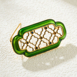 Retro Green Window Lattice Brooch Enamel Openwork Geometric Design Women's Fashion Corsage - Product Image 3