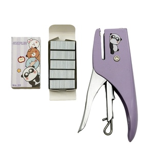 Engrapadora manual pequeña y linda con forma de animal para estudiantes, <span class=keywords><strong>tipo</strong></span> alicates, de 12 hojas, para grapas n.º 10, diseño de dibujos animados, que ahorra esfuerzo. - Product Image 3