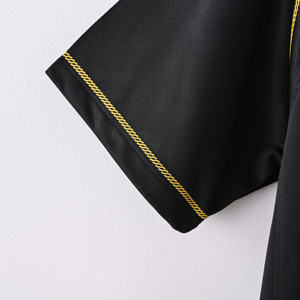 قمصان كرة قدم عالية الجودة للمنتخب البرتغالي الكلاسيكي باللونين الأحمر والأسود - Product Image 6