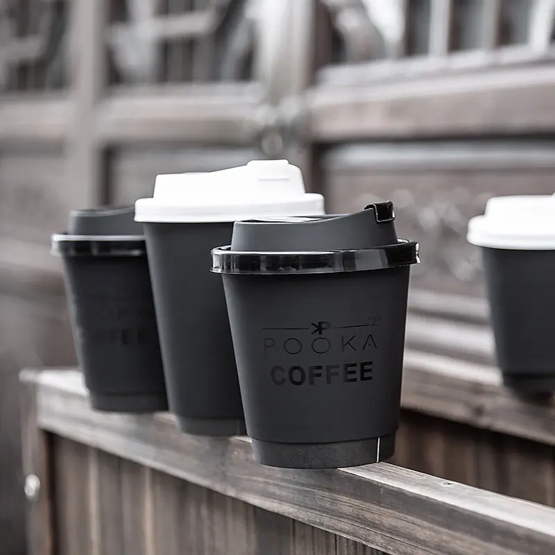 Copo de café de papel de parede dupla descartável preto biodegradável com tampa e mangas, bastão para café quente, de papel quente