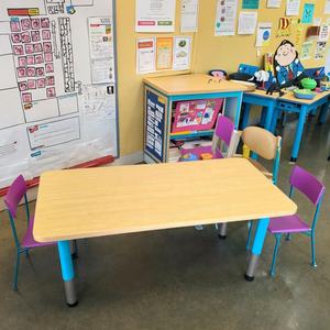 Vente directe d'usine Ensemble de meubles multifonctionnels en bois pour enfants pour la chambre d'enfant ou le salon avec table - Product Image 1