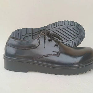 Chaussures d'école Rada Junior (5-10 ans) imperméables, faciles à enfiler avec soufflet élastique pour jeunes apprenants - Product Image 1