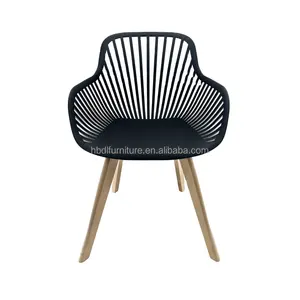 Заводские прямые волосы высокого качества для гостиной пластиковый стул в различных цветах с пластиковой смолой с деревянными ножками