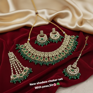 Parure de bijoux ethniques de haute qualité pour mariée, plaqué rhodium, zircon, collier ras-du-cou, boucles d'oreilles et Maang Tikka - Product Image 3