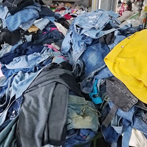 Jeans da Uomo di Marca Usati <span class=keywords><strong>in</strong></span> <span class=keywords><strong>Denim</strong></span> Viola di Alta Qualità Fornitore all'Ingrosso di Balle di Abbigliamento Maschile di Seconda Mano Ukay Ukay - Product Image 2