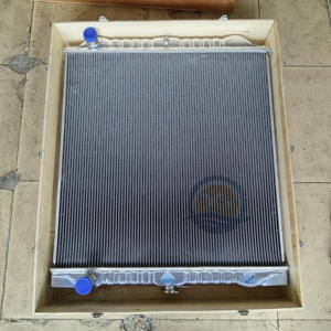 Radiatore Serbatoio Acqua ZX200-1 ZX210 ZX225 ZX230 ZX240-3G 4649913 4448338 per Ricambi Escavatore <span class=keywords><strong>Hitachi</strong></span> - Product Image 1