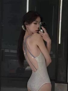 ชุดว่ายน้ำบิกินี่กีฬาสำหรับผู้หญิง 1 ชิ้น คุ้มค่า ผลิตจากผ้าสแปนเด็กซ์/โพลีเอสเตอร์ ระบายอากาศได้ดี เหมาะสำหรับการแข่งขันว่ายน้ำระดับมืออาชีพในสระว่ายน้ำ - Product Image 3