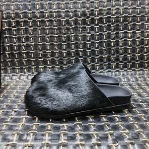 Pantuflas de Piel Planas y Cerradas, Estilo Casual, con Acabado Brillante, Cómodas y Lujosas para Todas las Temporadas, 2025 - Product Image 1