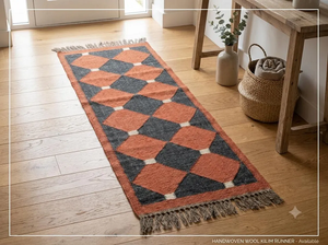 Tapis de couloir en laine et jute fait main |   Tapis Kilim Géométrique Noir en Terre Cuite pour Couloir et Entrée de Style Bohème, Sud-ouest et Ferme - Product Image 2