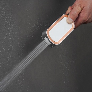 Pommeau de douche haute pression 3-en-1 en chrome en forme de circuit de course avec brosse de <span class=keywords><strong>massage</strong></span> en silicone et <span class=keywords><strong>pistolet</strong></span> pulvérisateur portable pour le nettoyage des animaux domestiques/du WC - Product Image 4