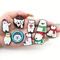 Bouton de chaussure en PVC, ours polaire, mignon dessin animé, divers breloques de chaussures en gros à motif d'ours blanc drôle pour les cadeaux de fête de vacances