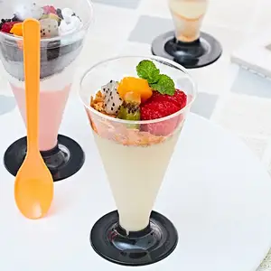 Vente en gros Grande tasse de mousse en plastique tiramisu de 190ml pour dessert crème glacée transparente et durable personnalisée