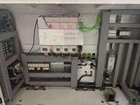 Centre d'usinage CNC à table rotative de type berceau à 5 axes d'occasion avec ensemble de broche, poids 9000 kg