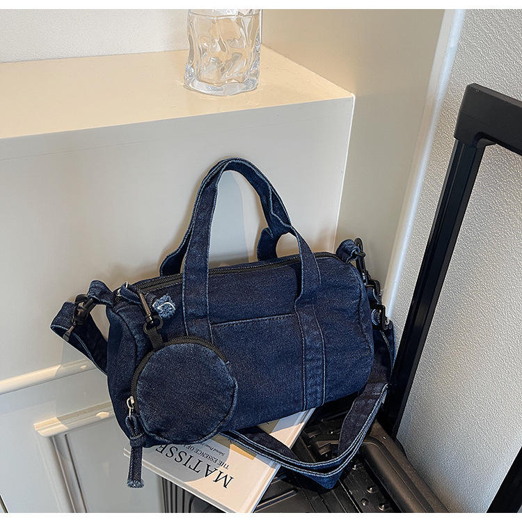 สีน้ำเงินเข้ม