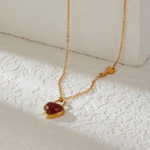 Collar con Colgante de Corazón en Acero Inoxidable con Baño de Oro de 18K, Diseño 2025, Venta al Por Mayor, Antideslustre, para Mujer - Product Image 2