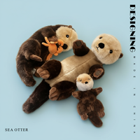 Vente directe usine en gros : Jouet en peluche Otters parent-enfant, Otters tenant des crabes, en matière douce, pour cadeaux d'anniversaire
