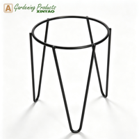Rak Tanaman Tripod Besi Minimalis Hitam Lapisan PE Anti Karat Tahan Lama Ramah Lingkungan Indoor Outdoor Taman Patio Grosir OEM