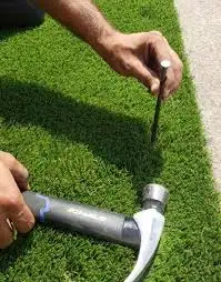 Perni durevoli a forma di u in erba artificiale per unghie con punta piatta in erba verde paesaggio graffette a forma di U