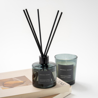 AIKUN Private Label Reed Diffuser dan Lilin Aroma dengan Stiker Kustom Logo Logam Cetak Transfer Air MOQ Rendah Set Hadiah Lilin
