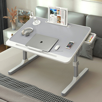 Bureau de jeu économique avec éclairage LED, prises de courant et ports USB-C, bureau d'ordinateur avec support d'écran, tiroirs de rangement et espace d'écriture
