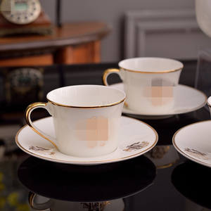 Service à thé de luxe en céramique de Phnom Penh, tasses et soucoupes, ensemble de tasses à café en porcelaine nordique avec bord doré - Product Image 4