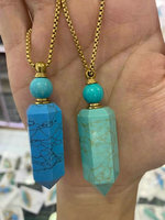 Collier diffuseur d'huiles essentielles et flacon de parfum tendance en laiton plaqué or avec pendentif en améthyste et pierres précieuses naturelles