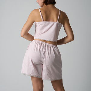 Conjunto de Pijama Casual para Mujer Joven SUHE, Camisola a Rayas con Tirantes Ajustables y Pantalones Cortos, Estilo Dulce y Delicado - Product Image 3