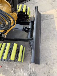 รถขุดขนาดเล็ก Caterpillar Cat303 รุ่นดั้งเดิม 3 ตัน รถขุดไฮดรอลิกขนาดกะทัดรัด เครื่องยนต์ประสิทธิภาพสูง ปั๊มเกียร์บ็อกซ์สำหรับงานก่อสร้าง - Product Image 3