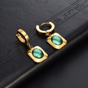 Stile leggero set di gioielli di lusso nuova pietra bianca in acciaio al titanio smeraldo commercio ovale in palazzo - Product Image 3