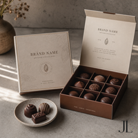 Boîte cadeau en carton personnalisée avec logo imprimé et séparateurs pour dragées de mariage