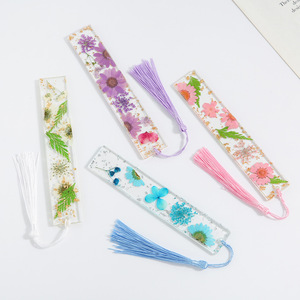 Marque-page en résine avec de vraies fleurs séchées pour les amoureux des livres, cadeau unique, marque-page floral pressé fait à la main avec pompon - Product Image 5