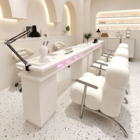 Meubles de salon de beauté modernes en promotion : table de manucure simple ou double en bois avec lampe à ongles