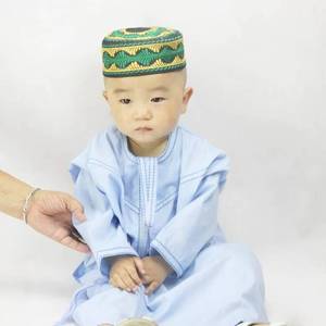 Vêtements islamiques pour garçons, thobe, très demandés en Arabie Saoudite et à Dubaï, blancs, bleu clair, marron, rouges. - Product Image 2