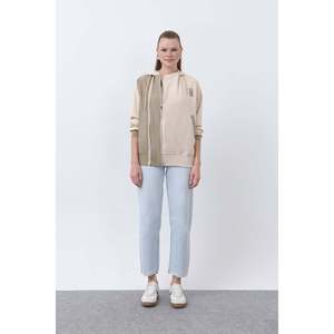 เสื้อโค้ทกันหนาวสำหรับผู้หญิง ยี่ห้อ Soul Brand ดีไซน์ทันสมัย พร้อมซิปตกแต่ง ให้ความอบอุ่นและสวมใส่สบาย เหมาะสำหรับสภาพอากาศหนาวเย็น สีเบจ-กากี - Product Image 2
