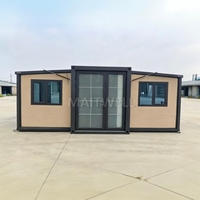Maison conteneur modulaire préfabriquée pliable et extensible en acier, mobilisée et aménagée, pour habitation ou bureau sur site