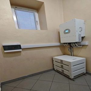 Sistema Solar Híbrido de Alta Calidad de China, 3.6kw 5kw 6kw, Monofásico, 60Hz, Compatible con Conexiones Paralelas de Baterías SUN-5K-SG03LP1-EU - Product Image 4