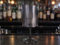 Verre à pied haut rayé verticalement pour vin rouge, brandy et champagne