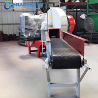 Broyeur de bois 1-8t/h avec alimentation par convoyeur et sortie à haute éjection pour le traitement des billes de bois brutes et des copeaux de bois débâchés