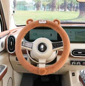 Housse de volant de <span class=keywords><strong>voiture</strong></span> en peluche, antidérapante, universelle, quatre saisons, motif dessin animé mignon pour l'hiver - Product Image 6