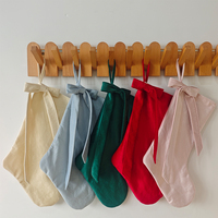 Chaussettes de Noël en velours uni de luxe avec nœud, décoration minimaliste pour la maison